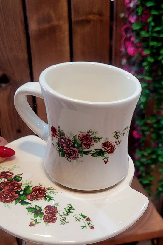 فنجان و نعلبکی سرامیکی