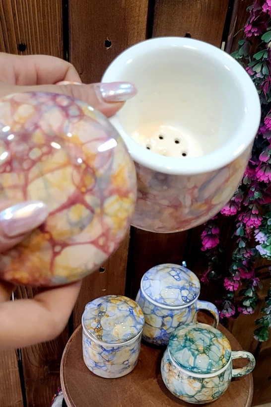 ماگ درب دار سرامیکی دمنوش با صافی سرامیکی