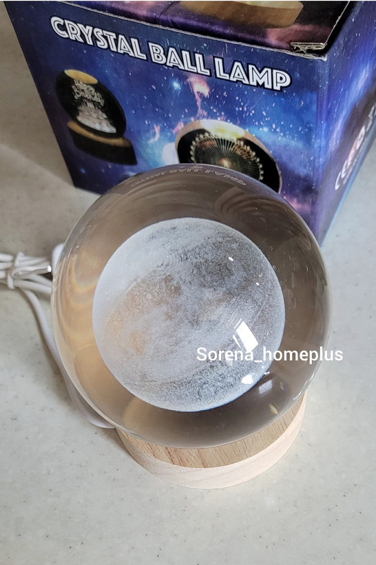 گوی کریستال سه بعدی پایه چوبی قطر۸سانتی